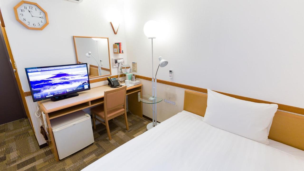 Toyoko Inn Okinawa Naha Kokusai-Dori Miebashi-Eki Exterior foto