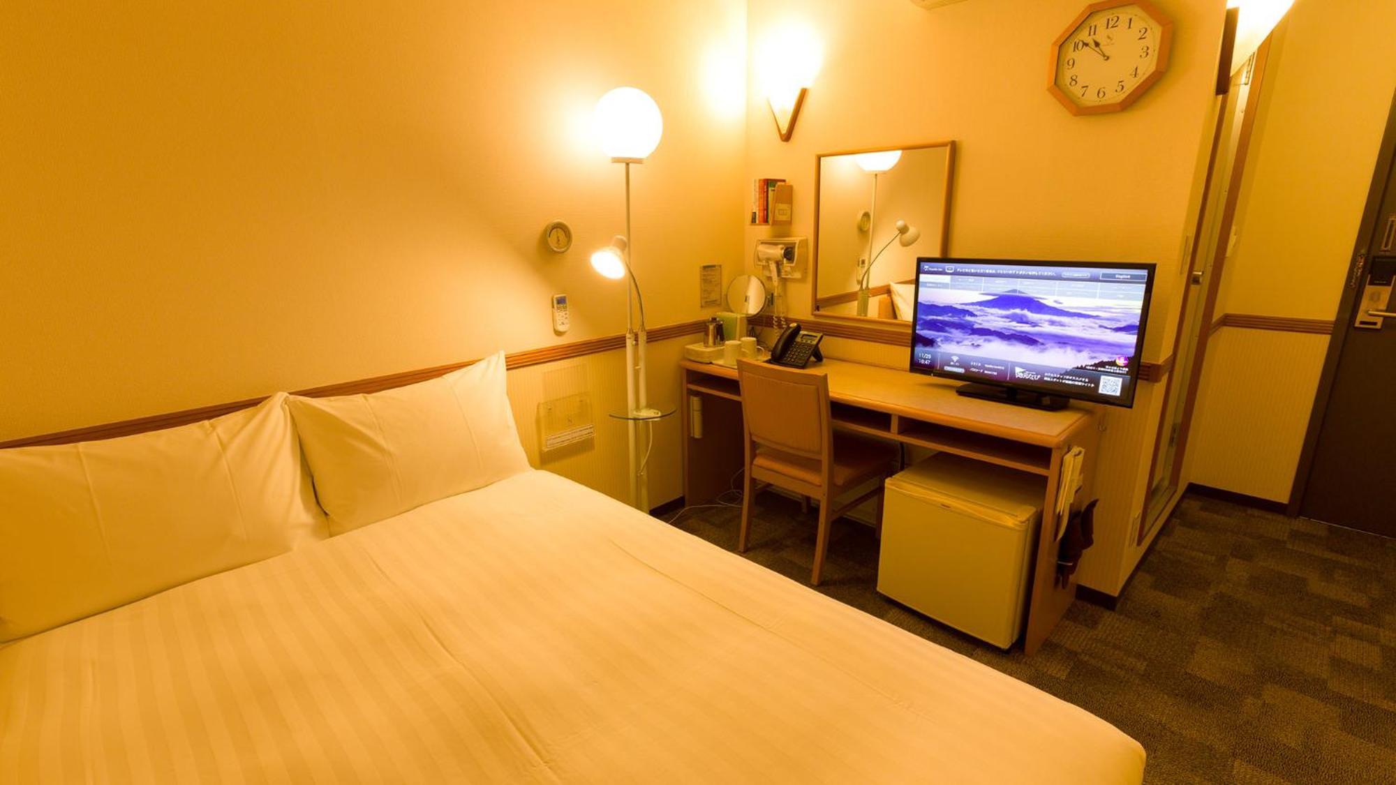 Toyoko Inn Okinawa Naha Kokusai-Dori Miebashi-Eki Habitación foto