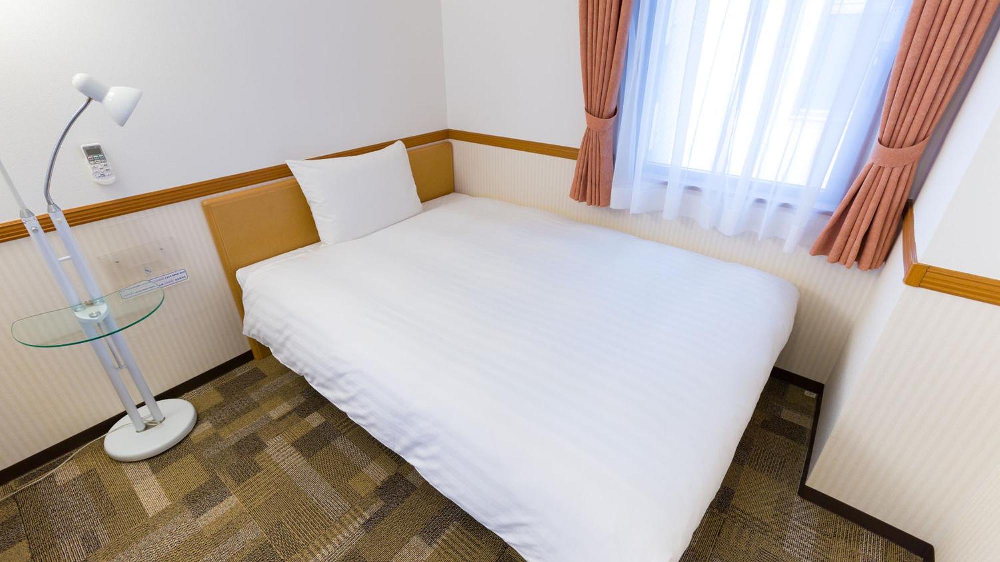 Toyoko Inn Okinawa Naha Kokusai-Dori Miebashi-Eki Habitación foto
