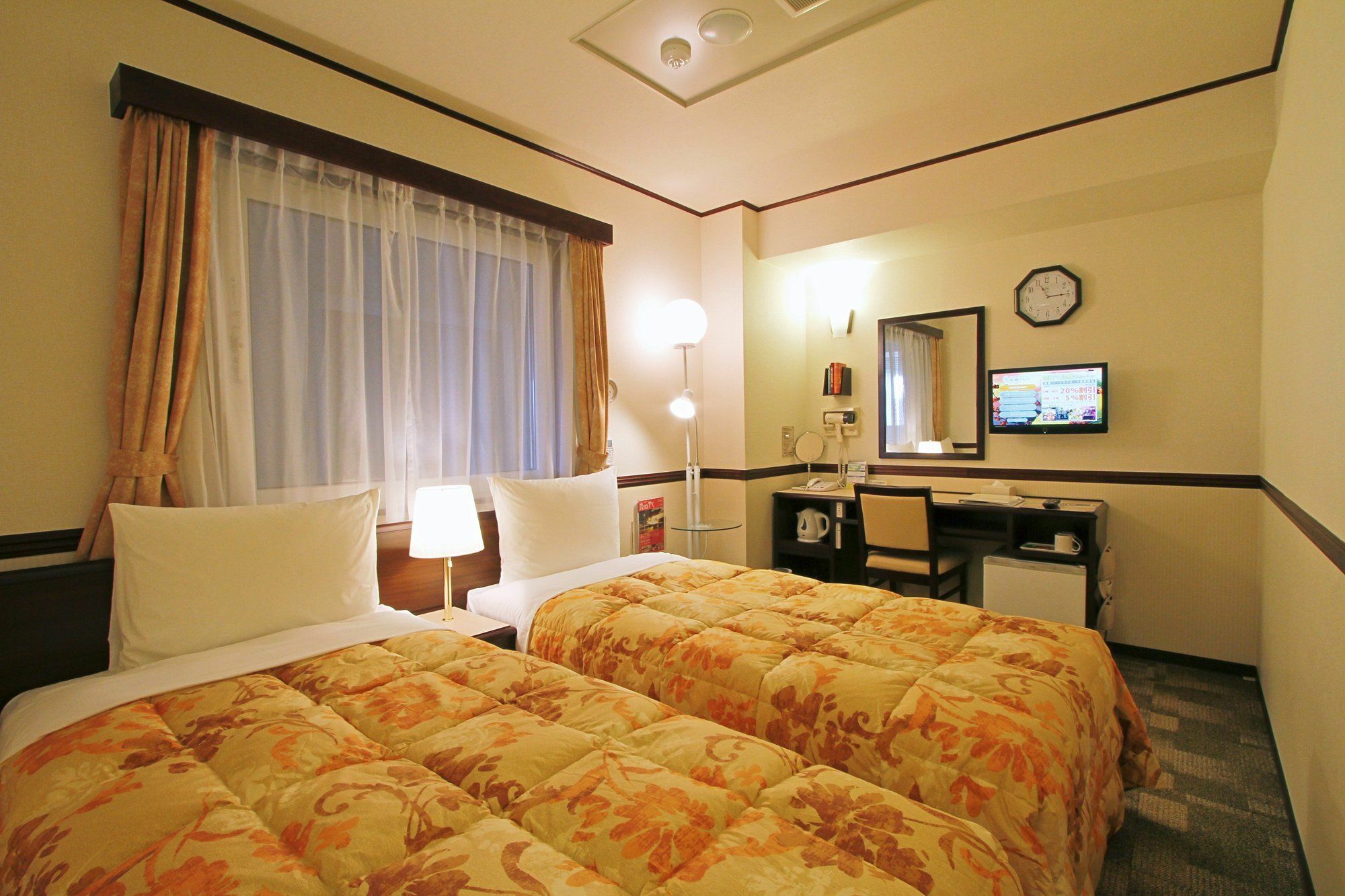 Toyoko Inn Okinawa Naha Kokusai-Dori Miebashi-Eki Exterior foto