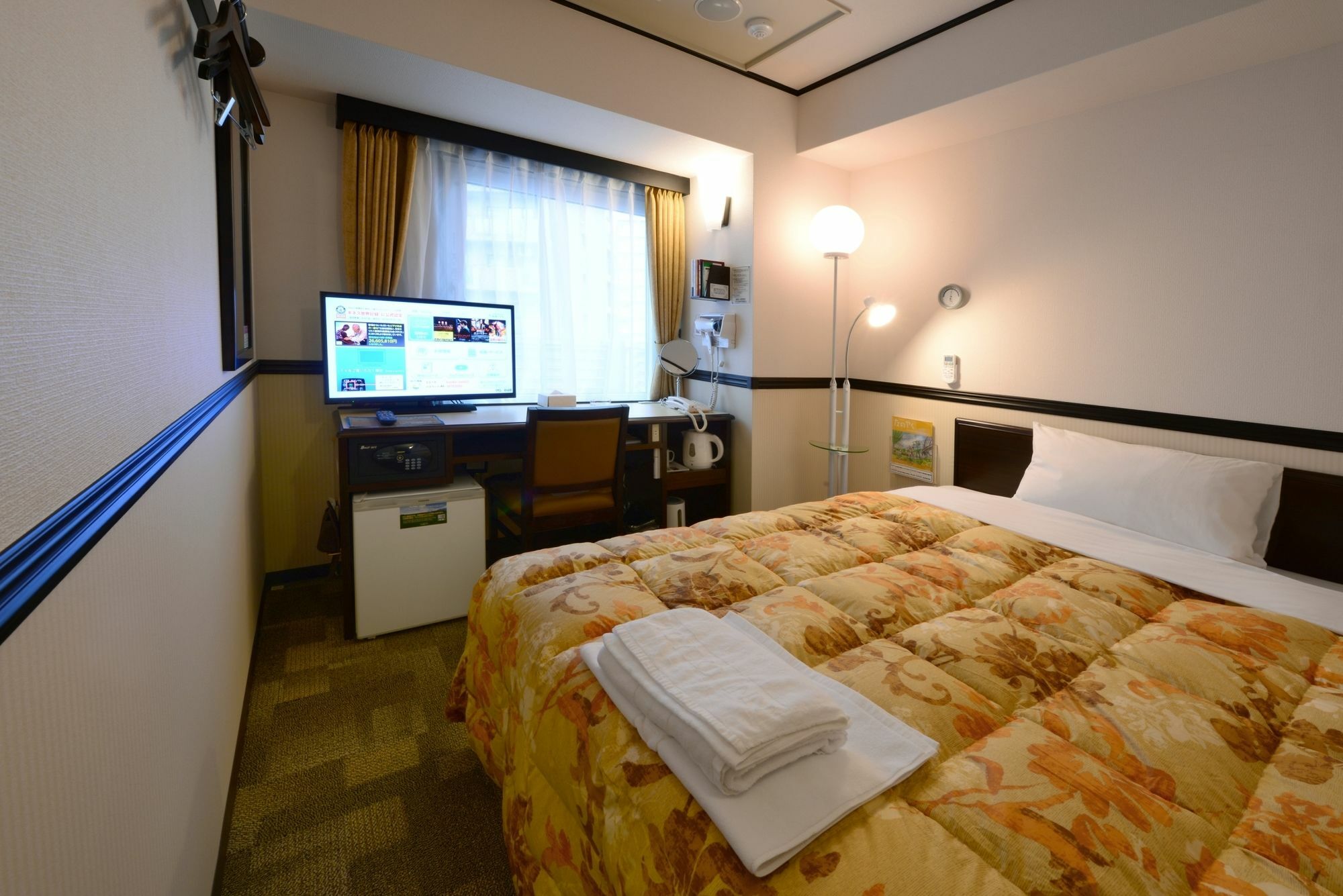 Toyoko Inn Okinawa Naha Kokusai-Dori Miebashi-Eki Exterior foto